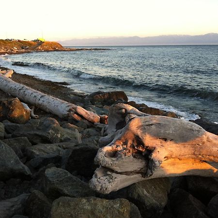 Dashwood Manor Seaside Bed & Breakfast Victoria Bagian luar foto