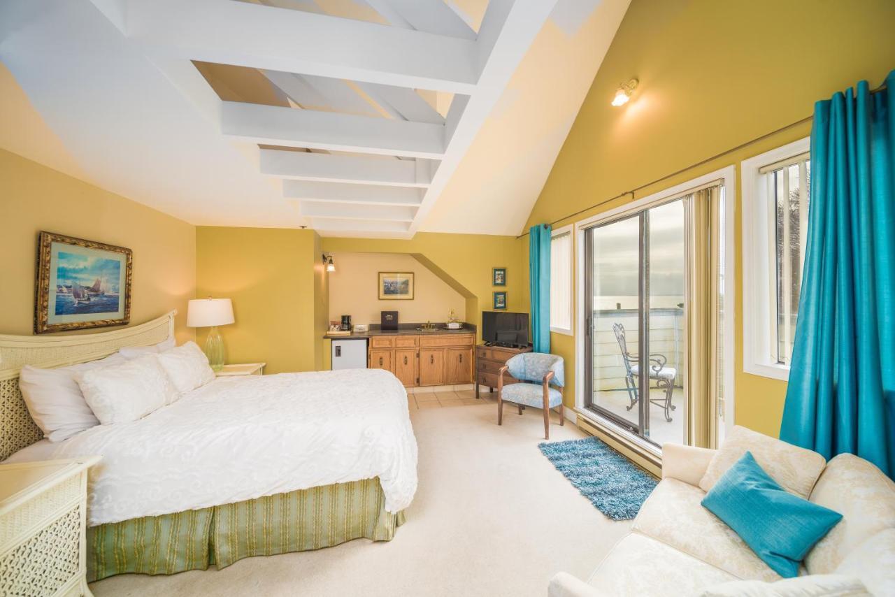 Dashwood Manor Seaside Bed & Breakfast Victoria Bagian luar foto