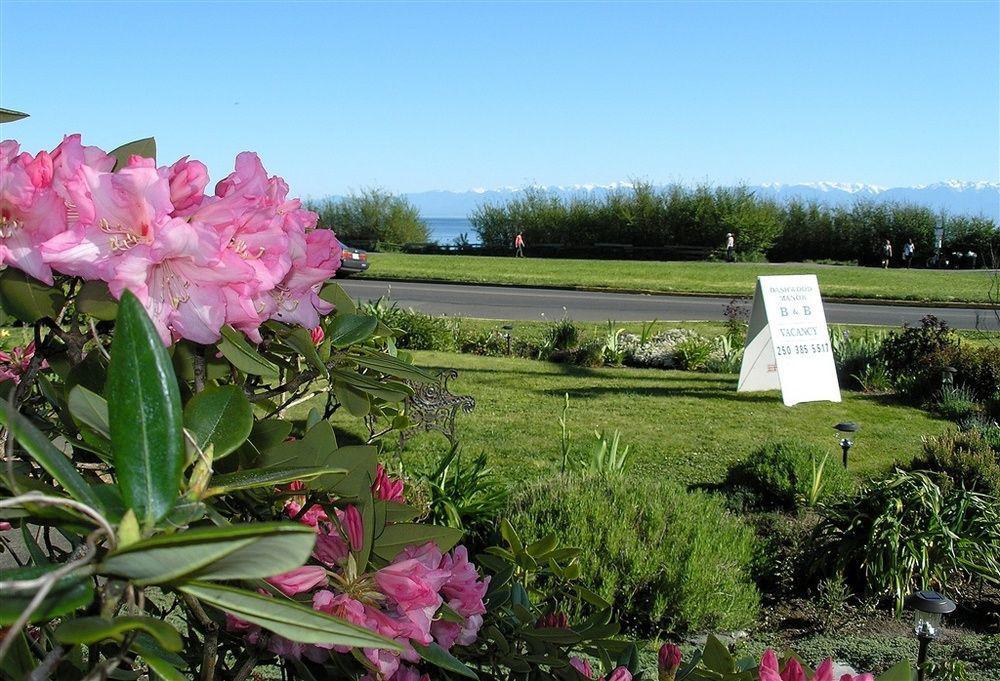 Dashwood Manor Seaside Bed & Breakfast Victoria Bagian luar foto