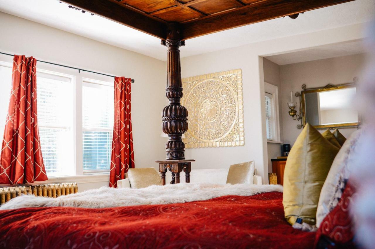 Dashwood Manor Seaside Bed & Breakfast Victoria Bagian luar foto